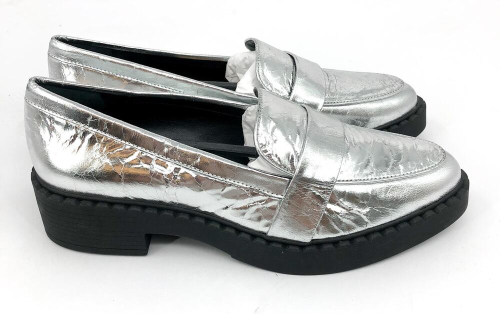 VINCE CAMUTO Womens Echika Loafer Size 8 M Silver Leather Chunky Block Heel NWOB